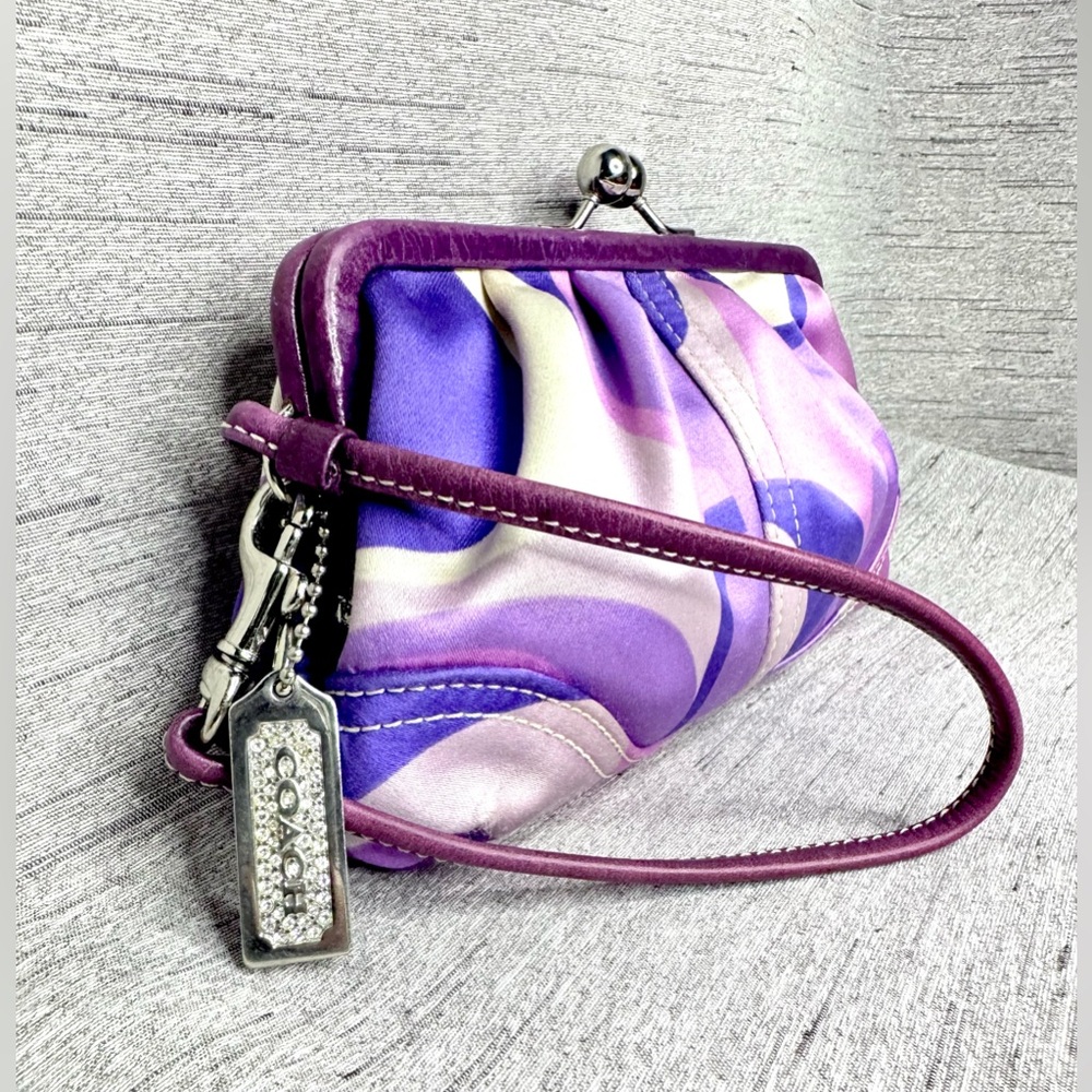 Coach & Swarovski Crystal Hangtag - Purple & White Scarf Print Kisslock Wristlet - Picture 2 of 14